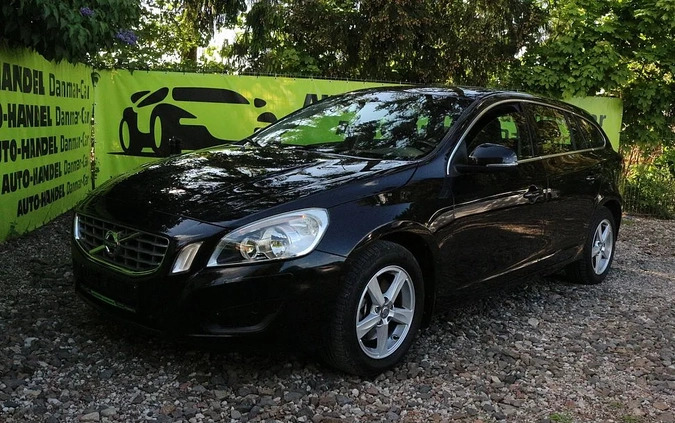 Volvo V60 cena 38900 przebieg: 233000, rok produkcji 2012 z Zalewo małe 379